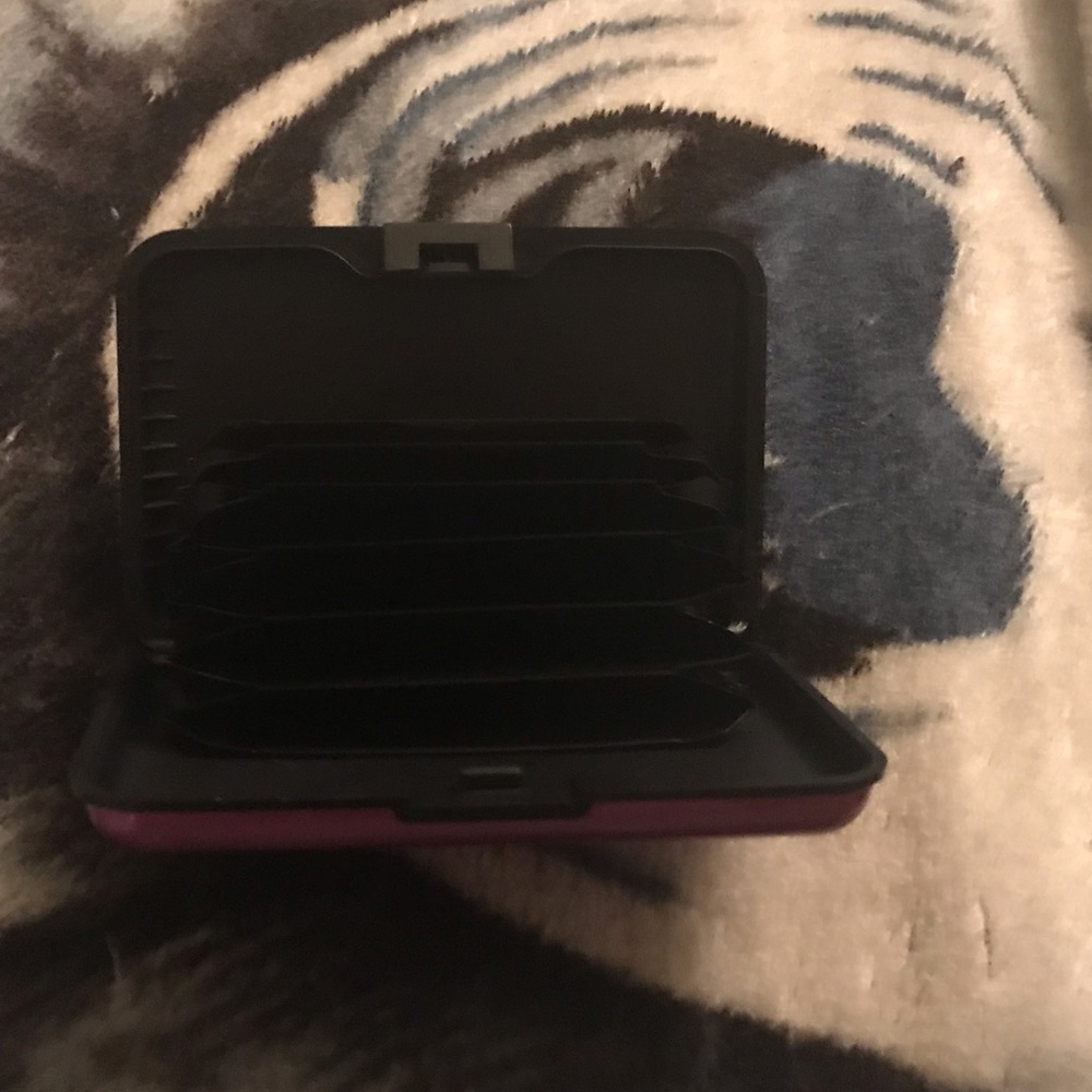Card holder - Picture 3 of 3